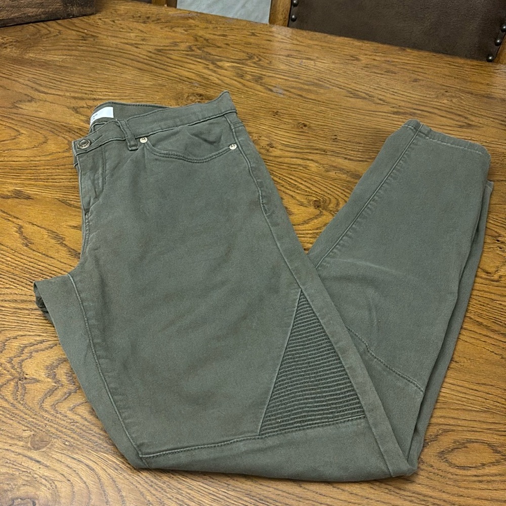DYNAMITE Kate Skinny Khaki Pants - Picture 1 of 9